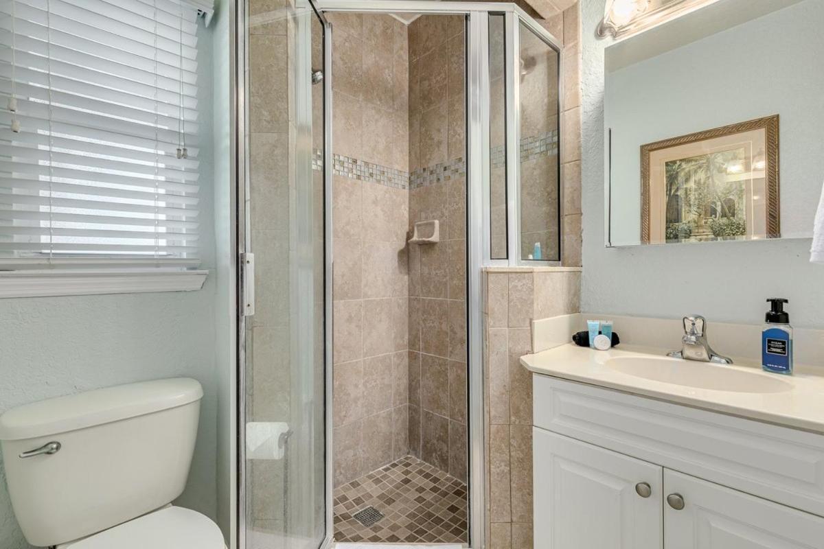 Walkable To Restaurants And Steps To The Beach! - Coconut Villa'S Suite 10 St. Pete Beach Kültér fotó