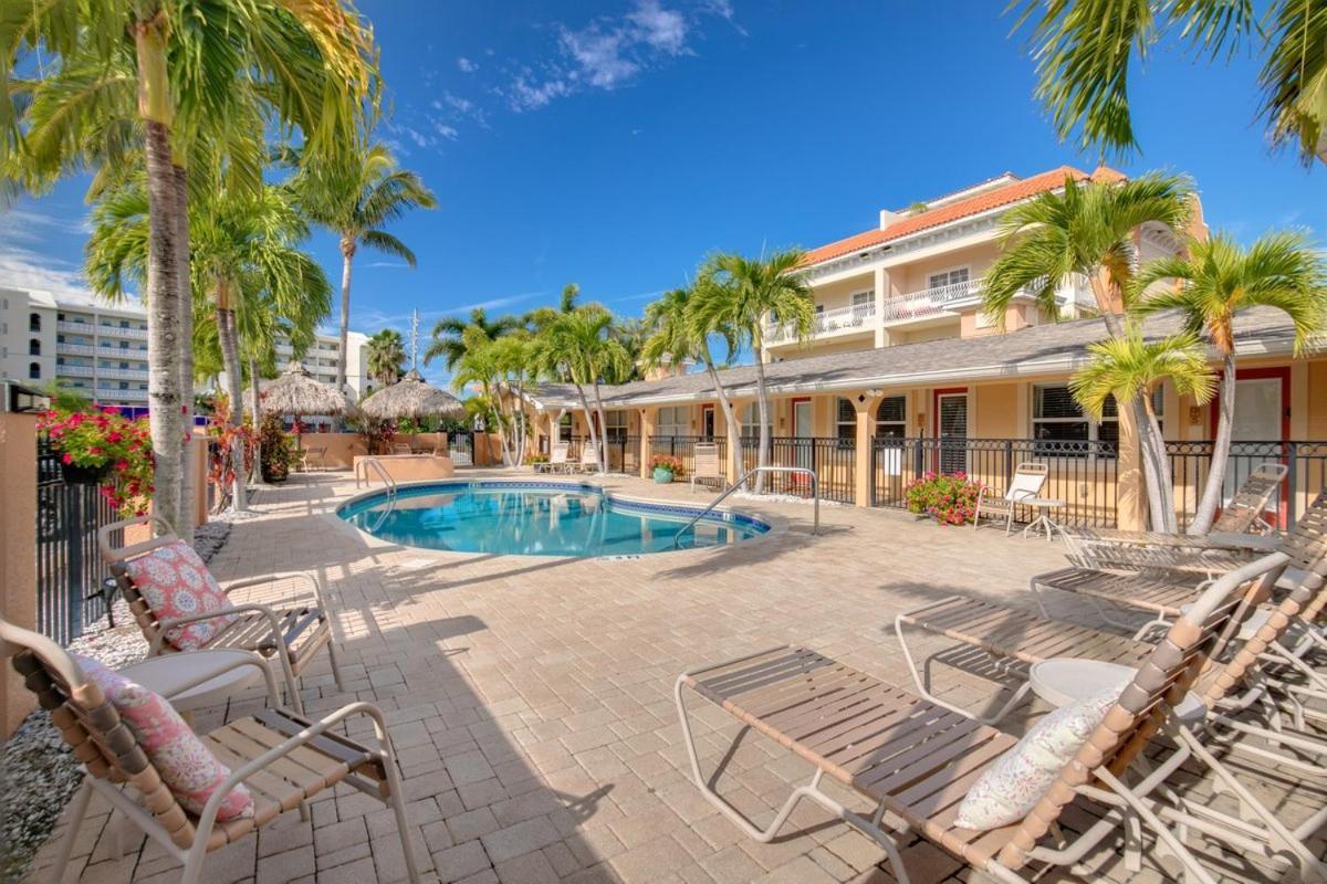 Walkable To Restaurants And Steps To The Beach! - Coconut Villa'S Suite 10 St. Pete Beach Kültér fotó