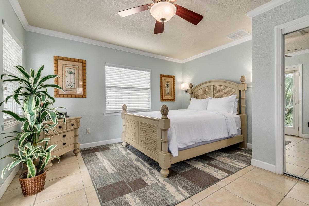 Walkable To Restaurants And Steps To The Beach! - Coconut Villa'S Suite 10 St. Pete Beach Kültér fotó